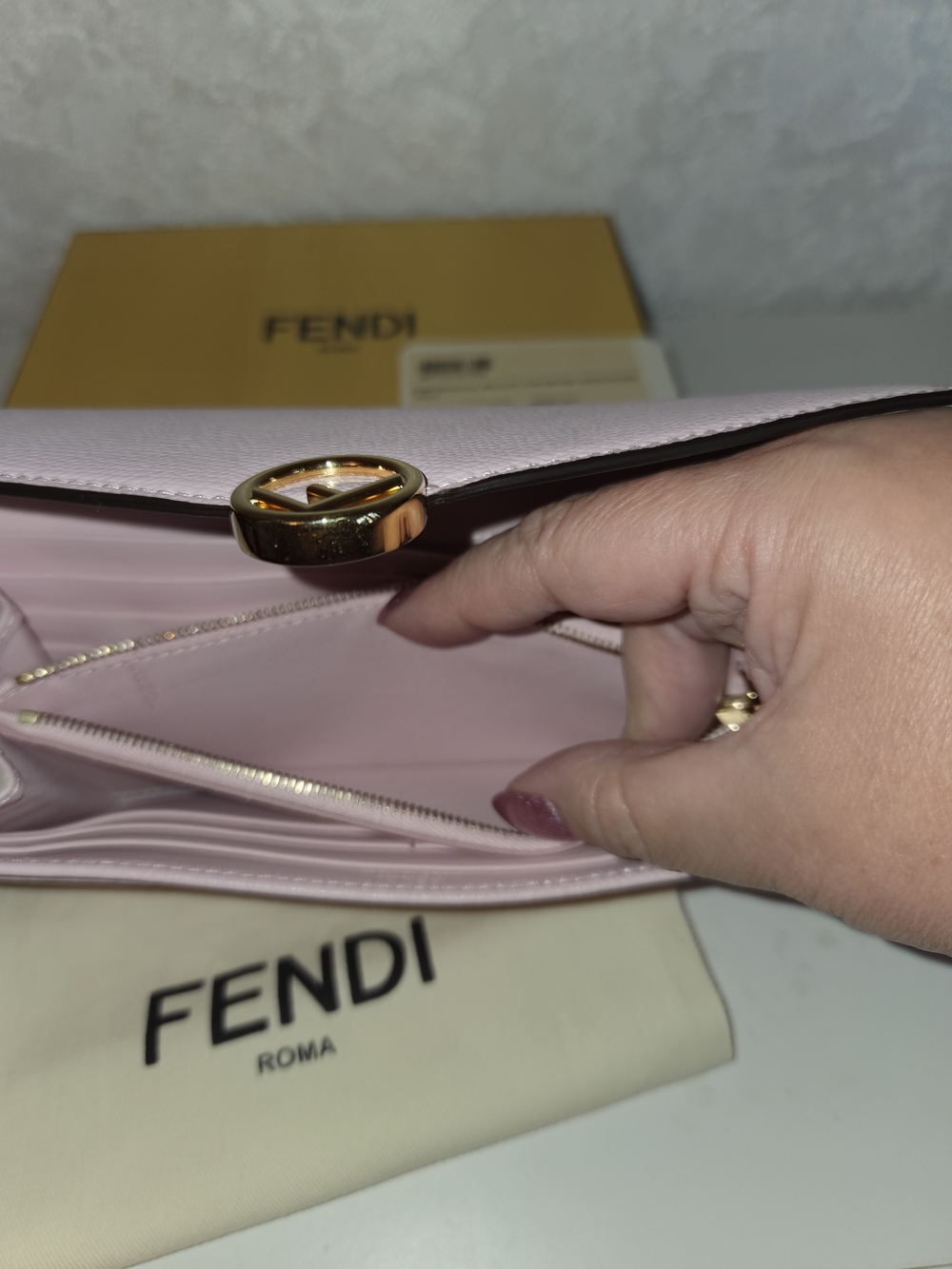 Fendi Pink Leather Envelope Wallet with Logo - Picture 6 of 13